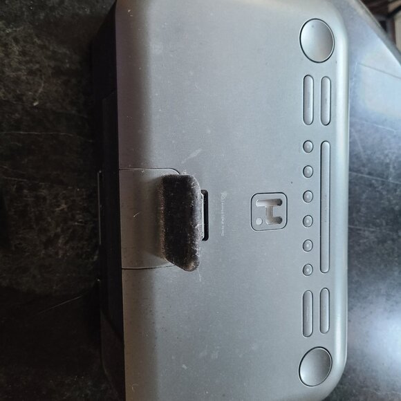 iHOME Model: D95 - Picture 3 of 6